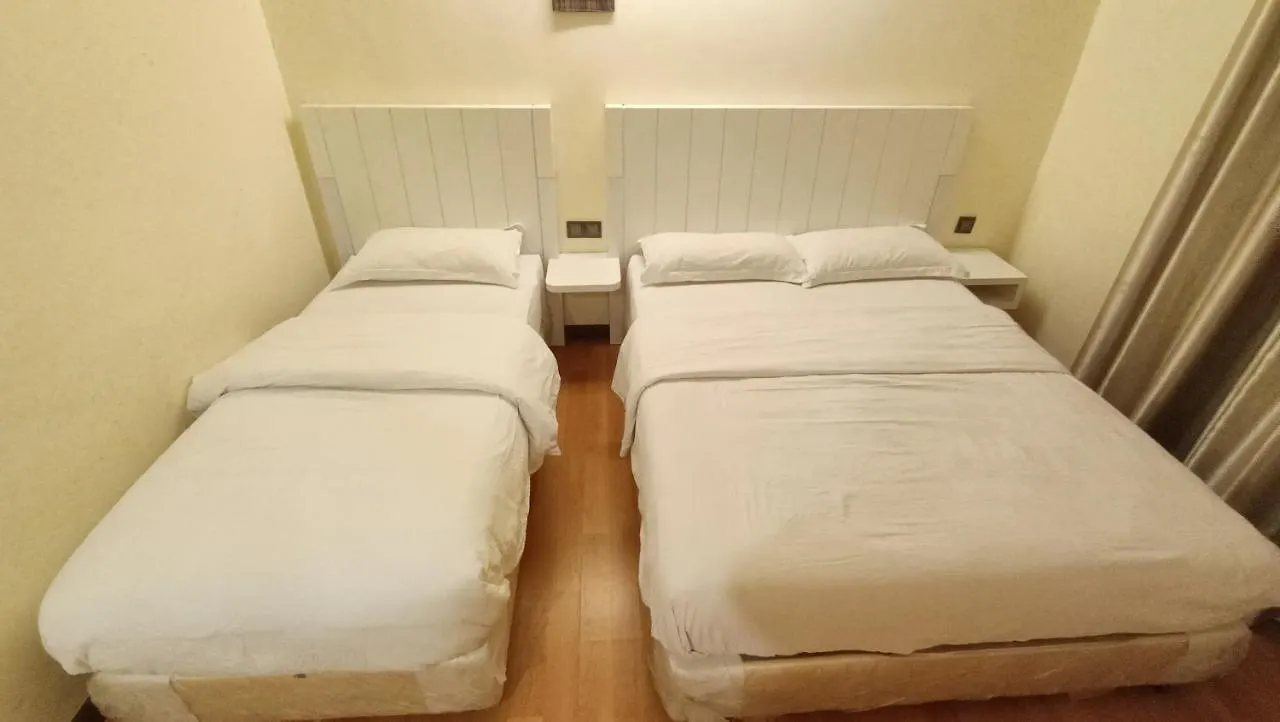 Oyo 90457 Borneo Eco-House Hashtag 12 Boutique Hotel Kota Kinabalu