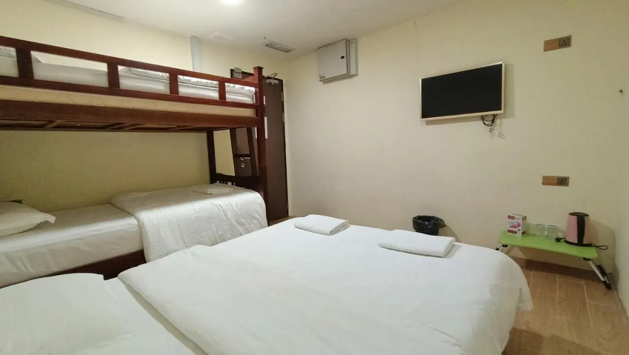 Oyo 90457 Borneo Eco-House Hashtag 12 Boutique Hotel Kota Kinabalu Malaysia